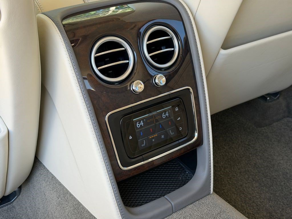 Certified 2018 Bentley Flying Spur V8 AWD/4WD image 35