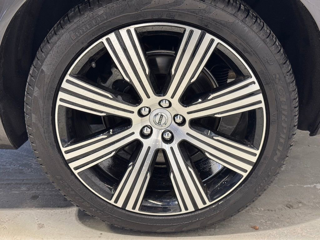 Used 2025 Volvo XC90 B6 Ultra w/ Protection Package image 8