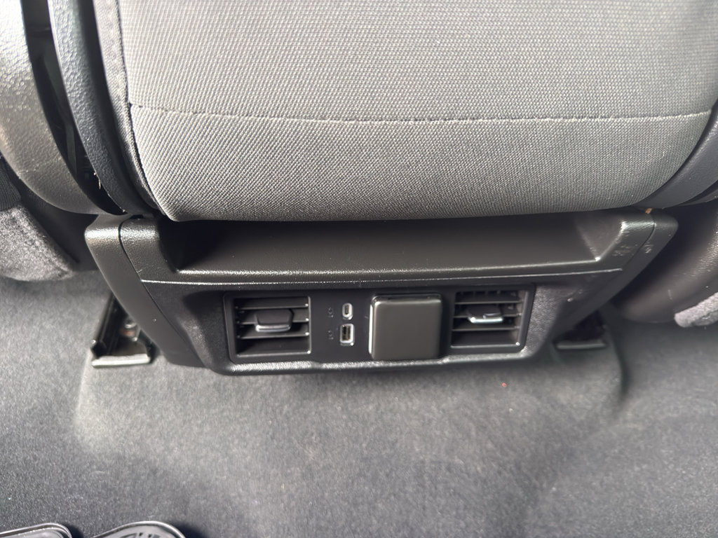 Used 2025 GMC Sierra 1500 Elevation image 32