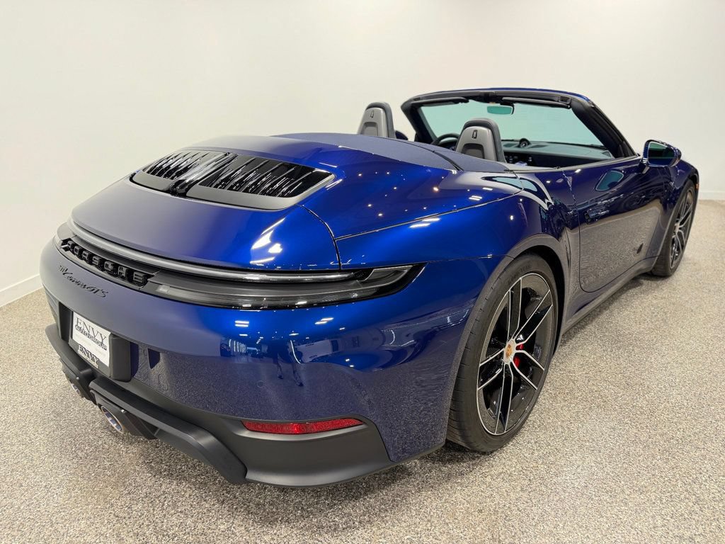 Used 2025 Porsche 911 GTS image 3