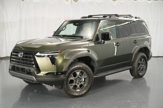 Used 2026 Lexus GX 550 Overtrail+ image 1