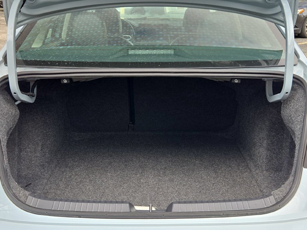 Used 2026 Volkswagen Jetta SE FWD image 29