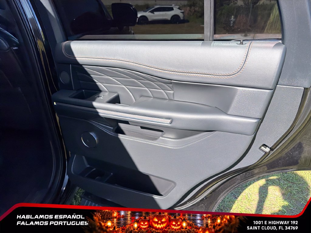 Used 2024 Ford Expedition Platinum RWD image 30