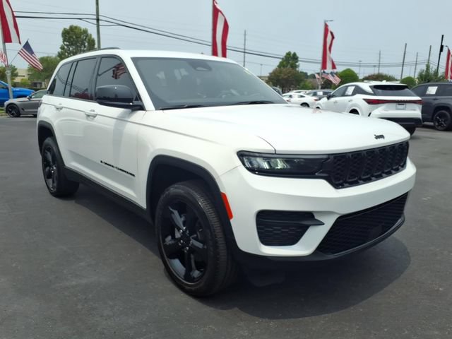 Used 2025 Jeep Grand Cherokee Altitude