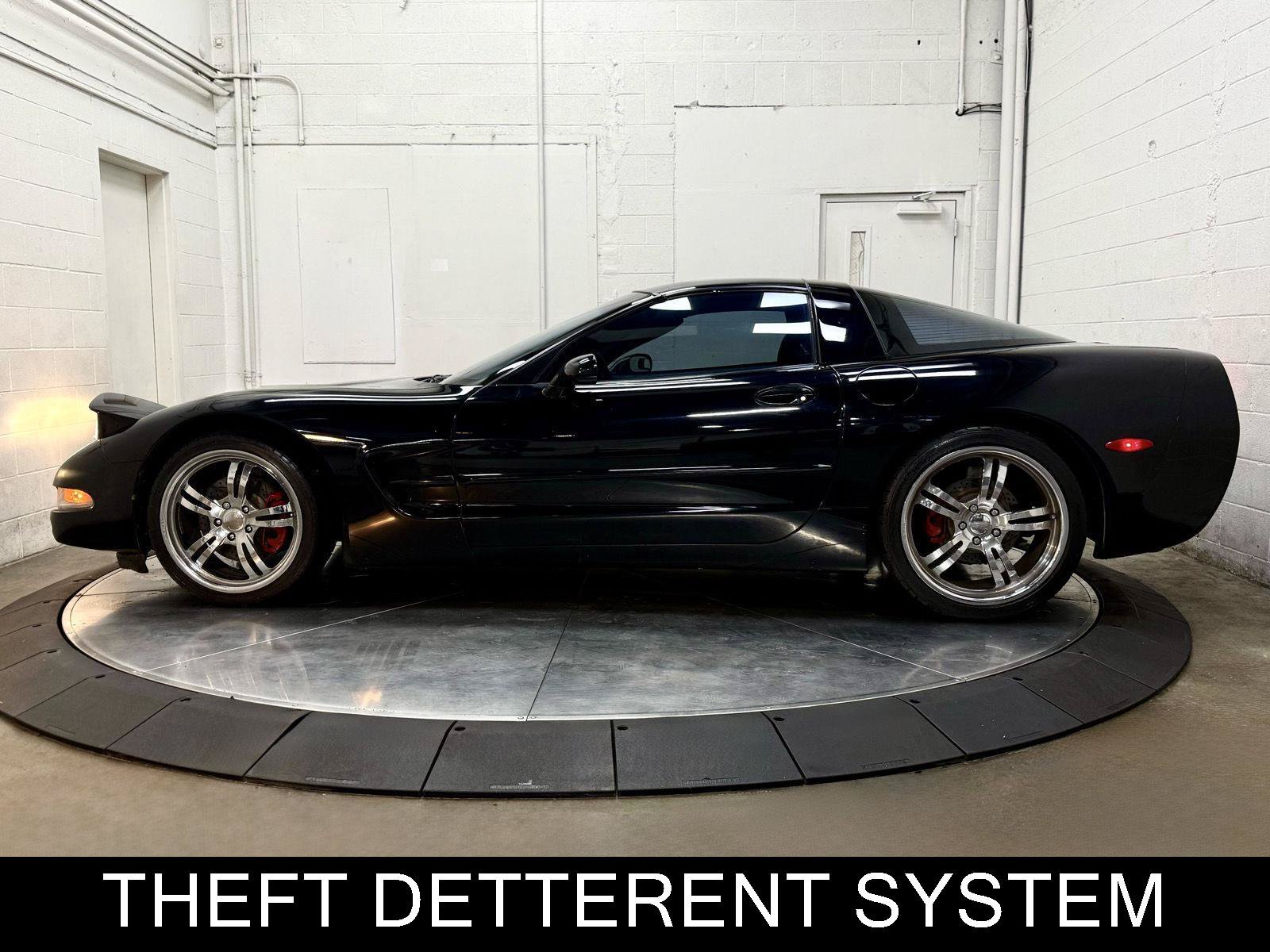 Used 2004 Chevrolet Corvette Coupe w/ Preferred Equipment Group RWD image 4