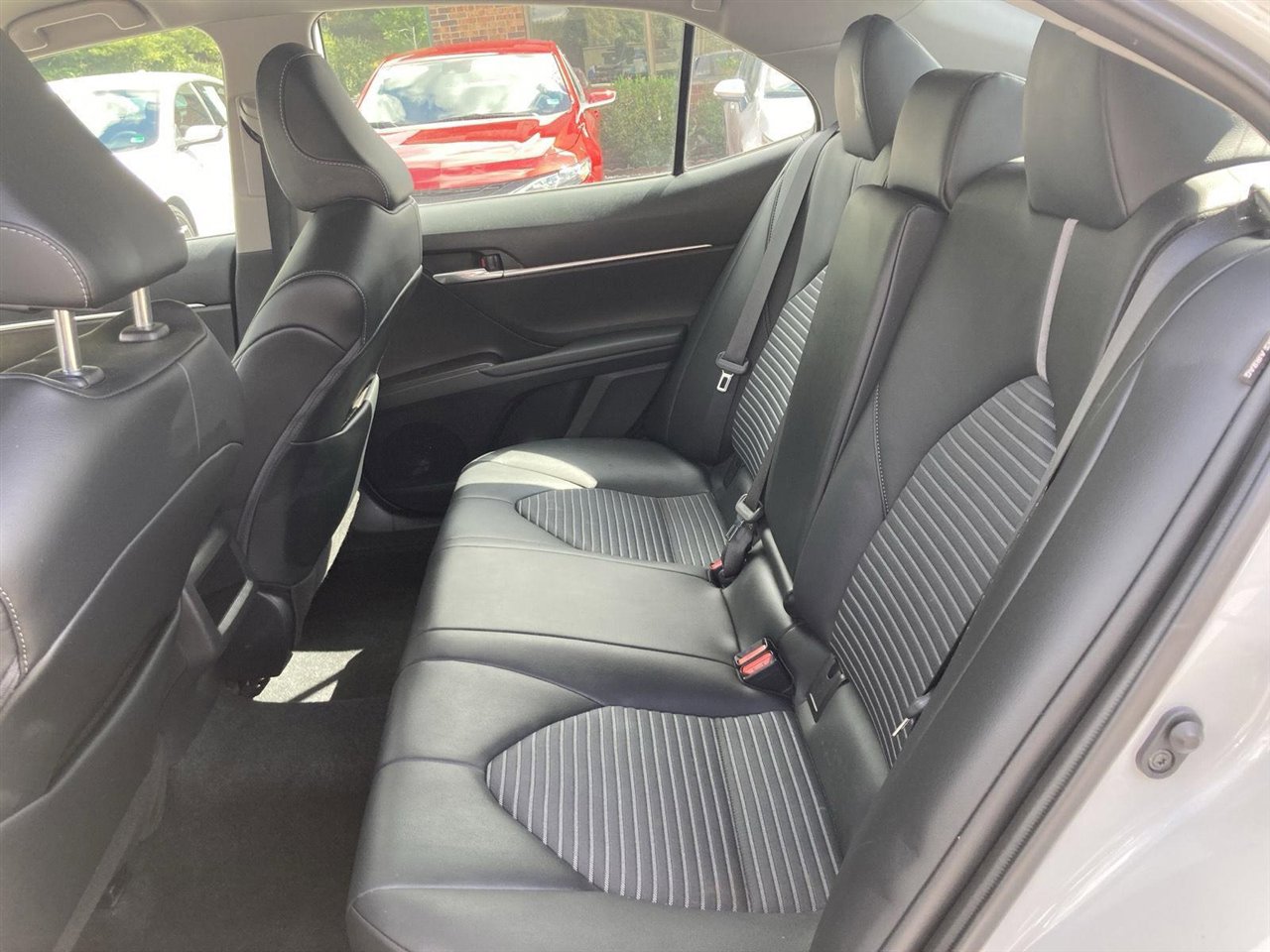 Used 2023 Toyota Camry SE image 12