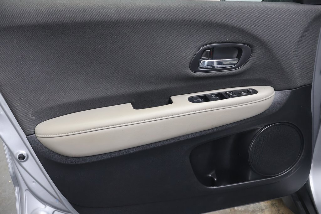 Used 2021 Honda HR-V LX image 15