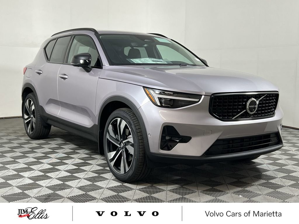 New 2026 Volvo XC40 B4 Plus w/ Climate Package
