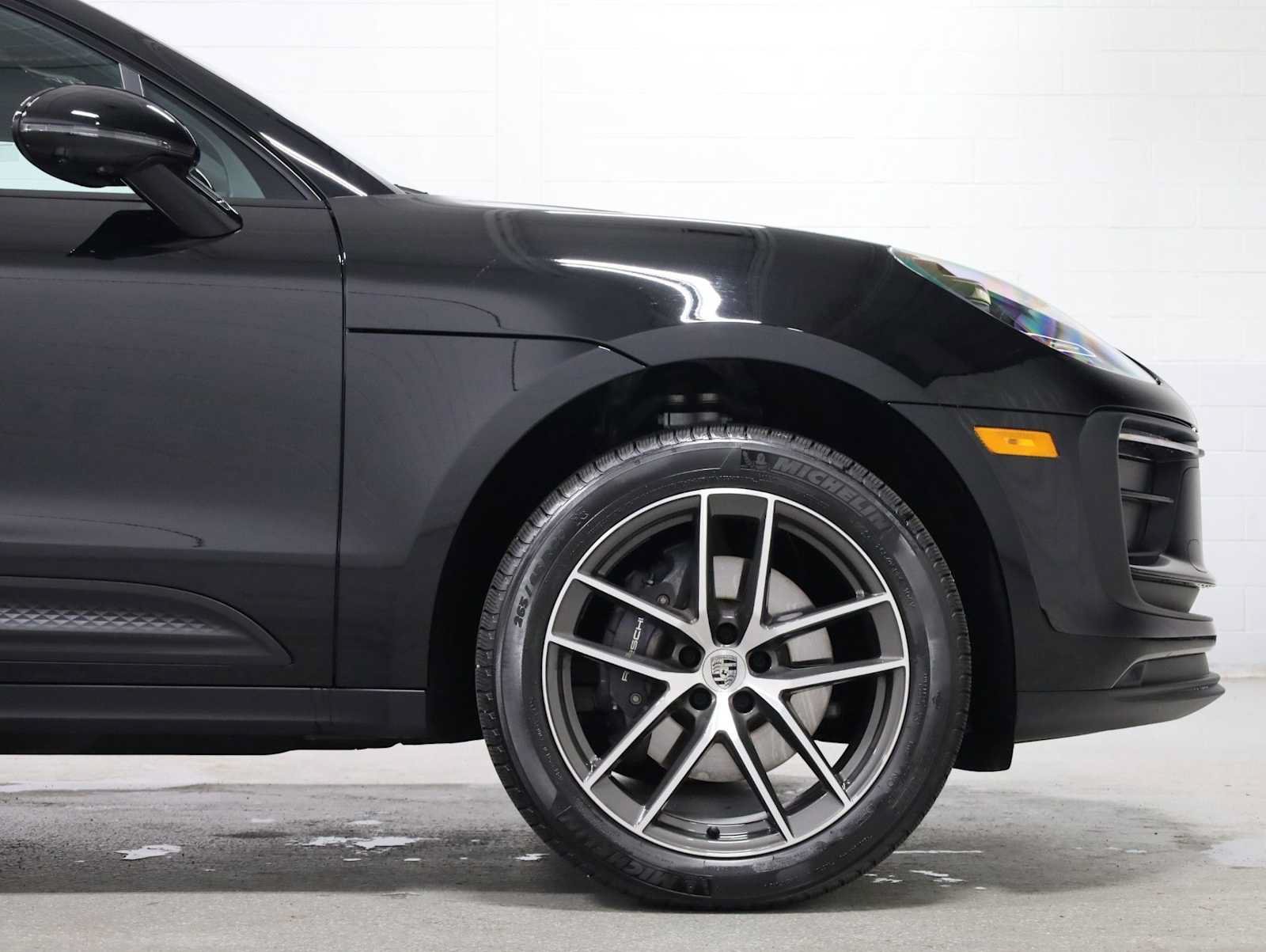 Certified 2026 Porsche Macan AWD/4WD image 11