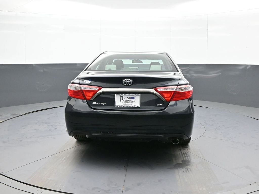 Used 2016 Toyota Camry SE image 7