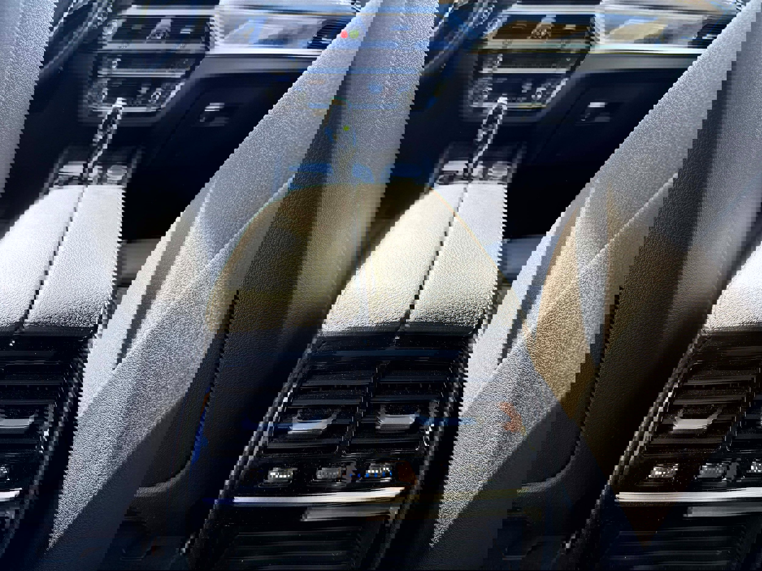 Used 2019 BMW 530e xDrive 530e xDrive iPerformance image 14