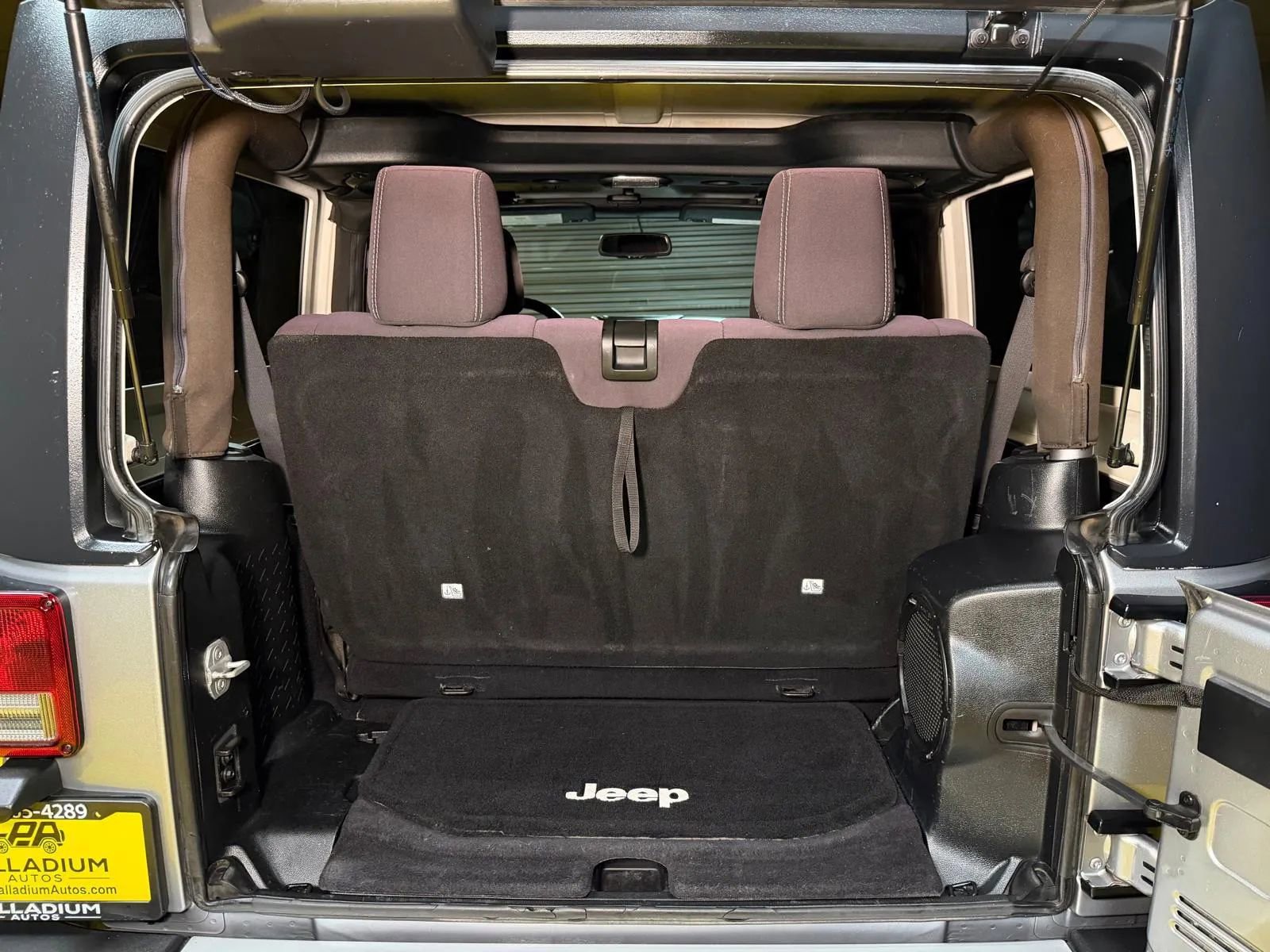 Used 2014 Jeep Wrangler Sahara AWD/4WD image 11