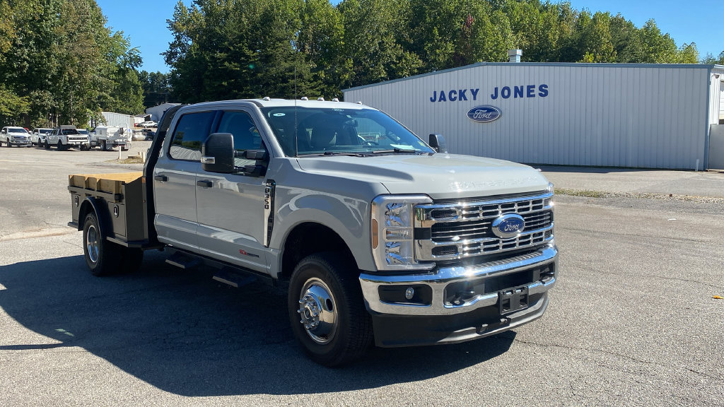 Used 2026 Ford F350 XLT AWD/4WD image 3