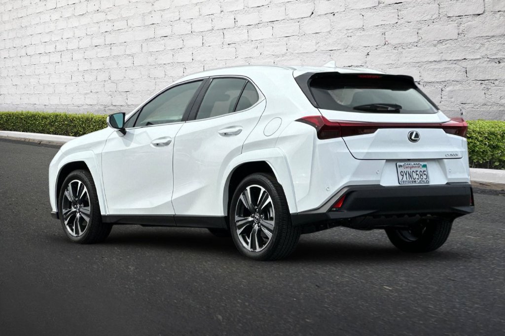 Used 2026 Lexus UX 300h FWD w/ Accessory Package (Z1) image 6