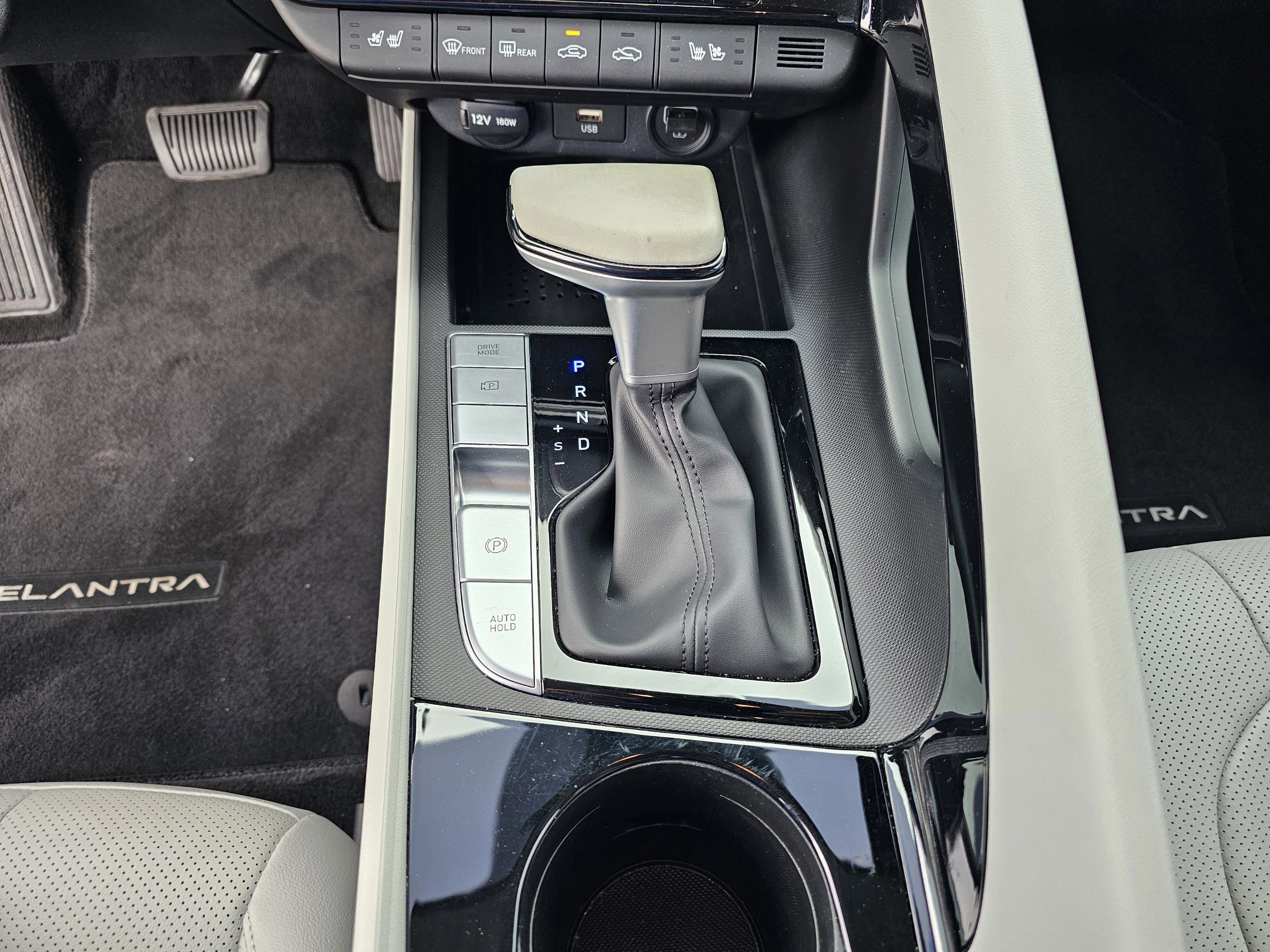 Used 2023 Hyundai Elantra Limited w/ Preferred Accessory Package image 25