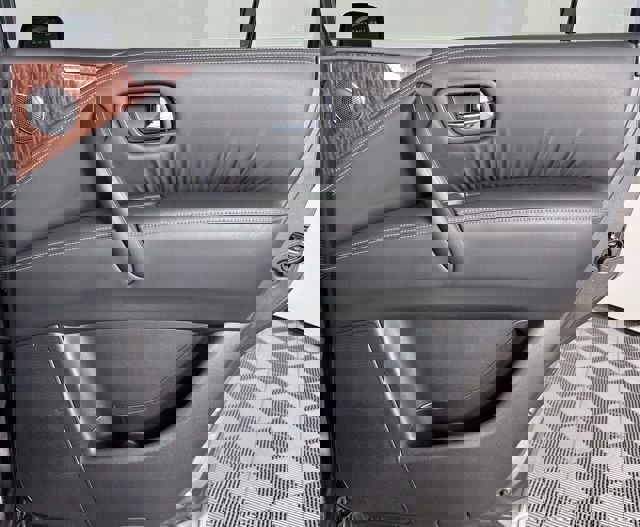 Used 2017 Nissan Armada SL w/ Moonroof Package image 29