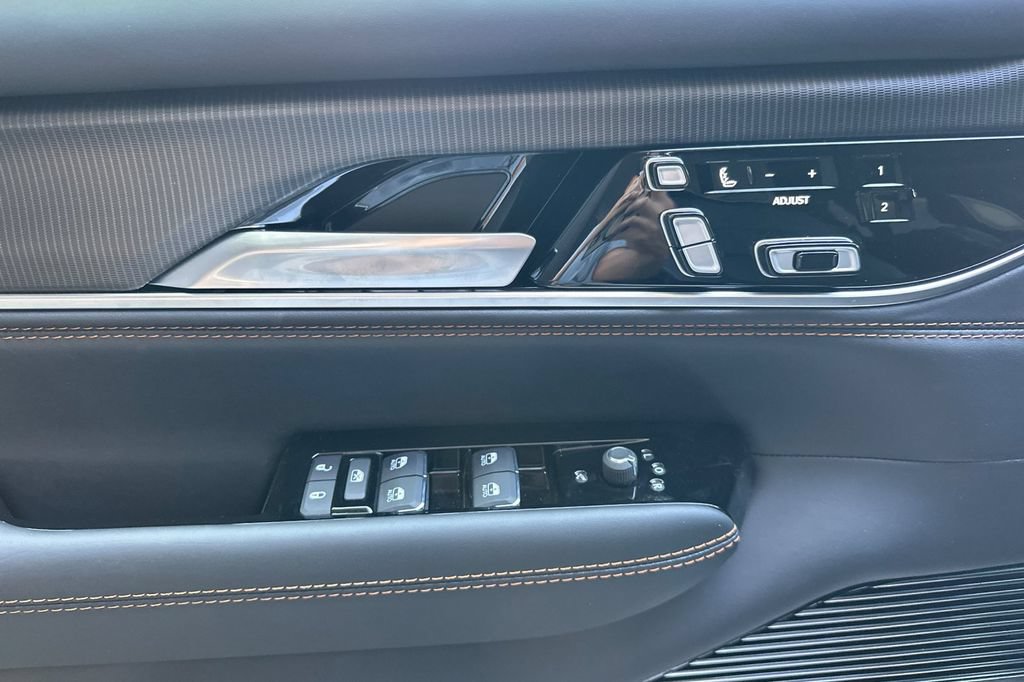 New 2026 Jeep Grand Wagoneer L Summit AWD/4WD image 11