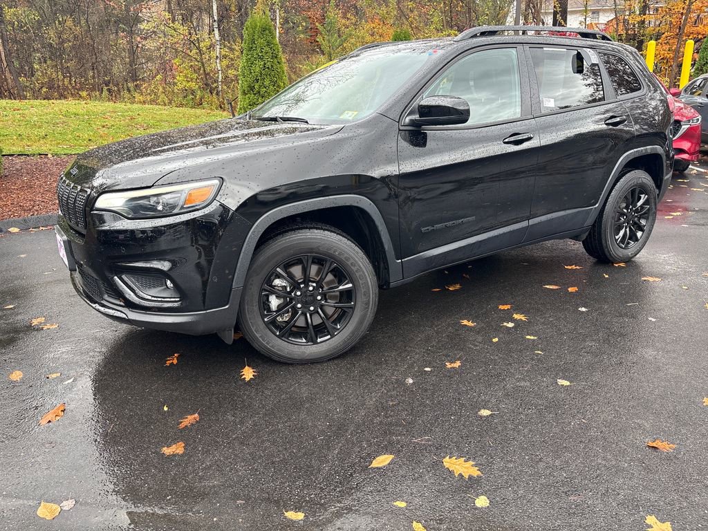 Used 2023 Jeep Cherokee Altitude Lux