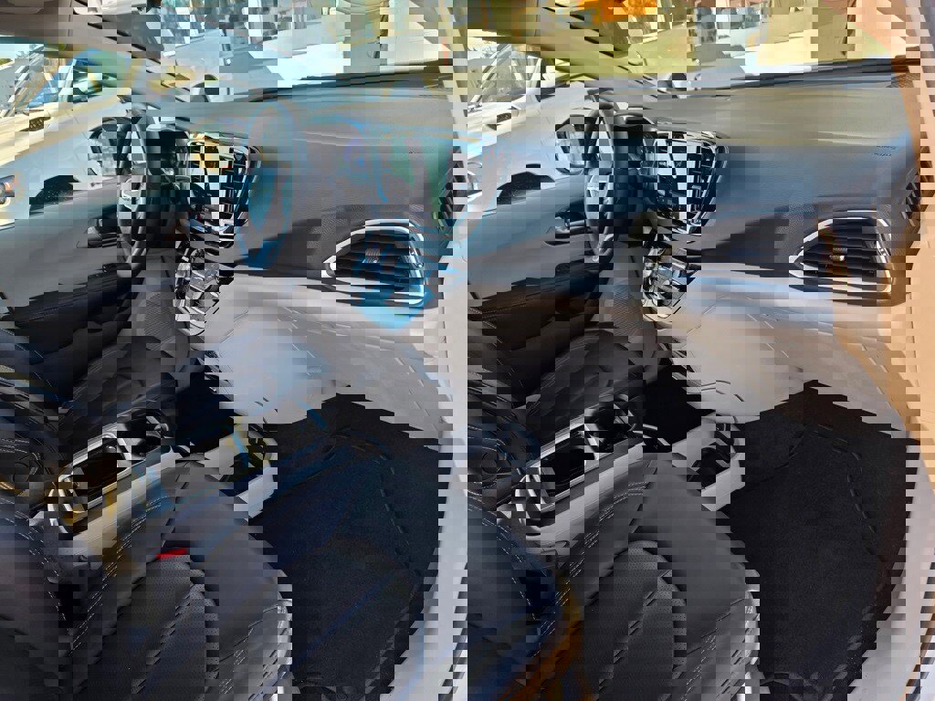 Used 2024 Chrysler Pacifica Touring-L image 27