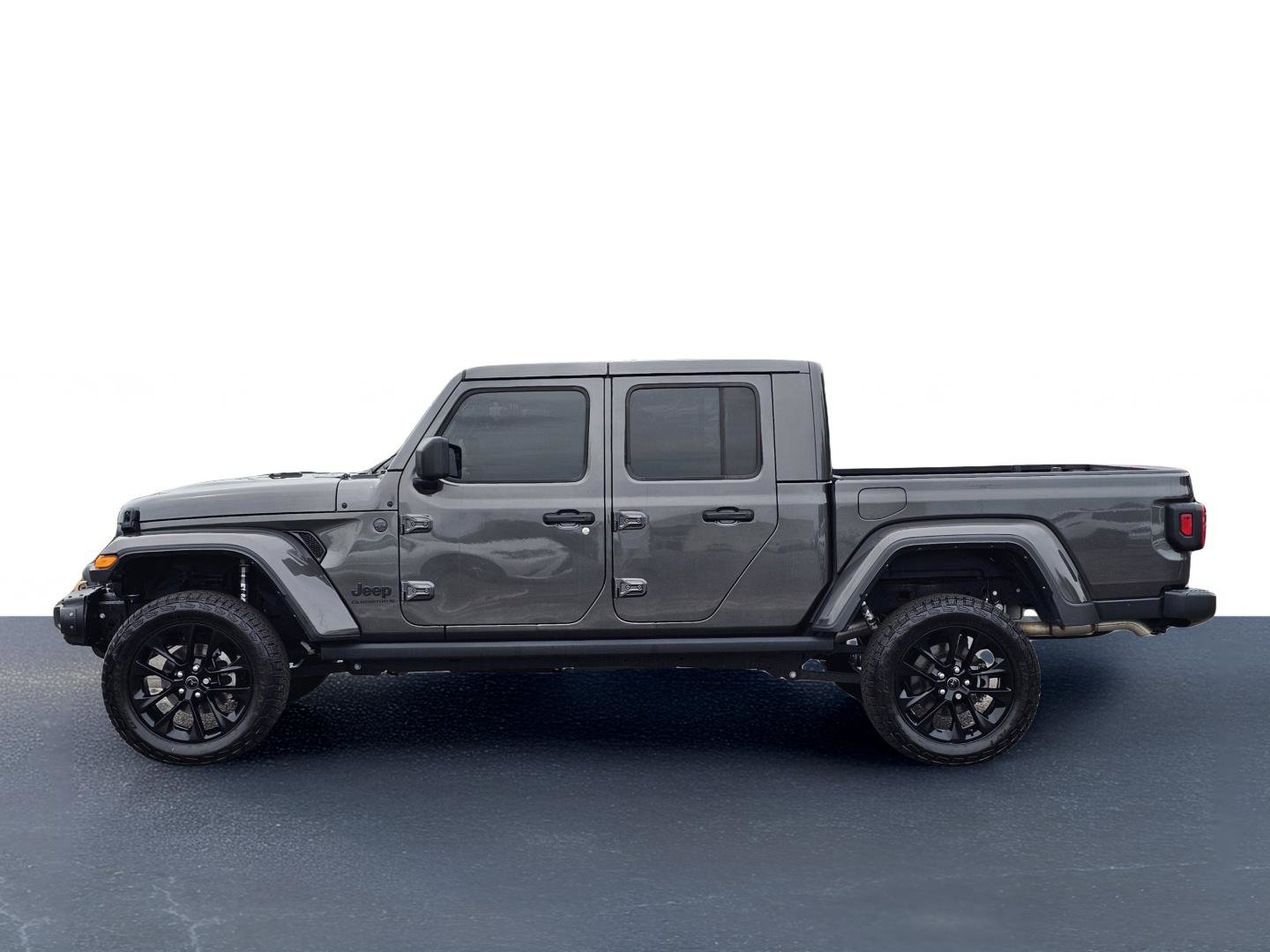 Used 2025 Jeep Gladiator Sport AWD/4WD image 14