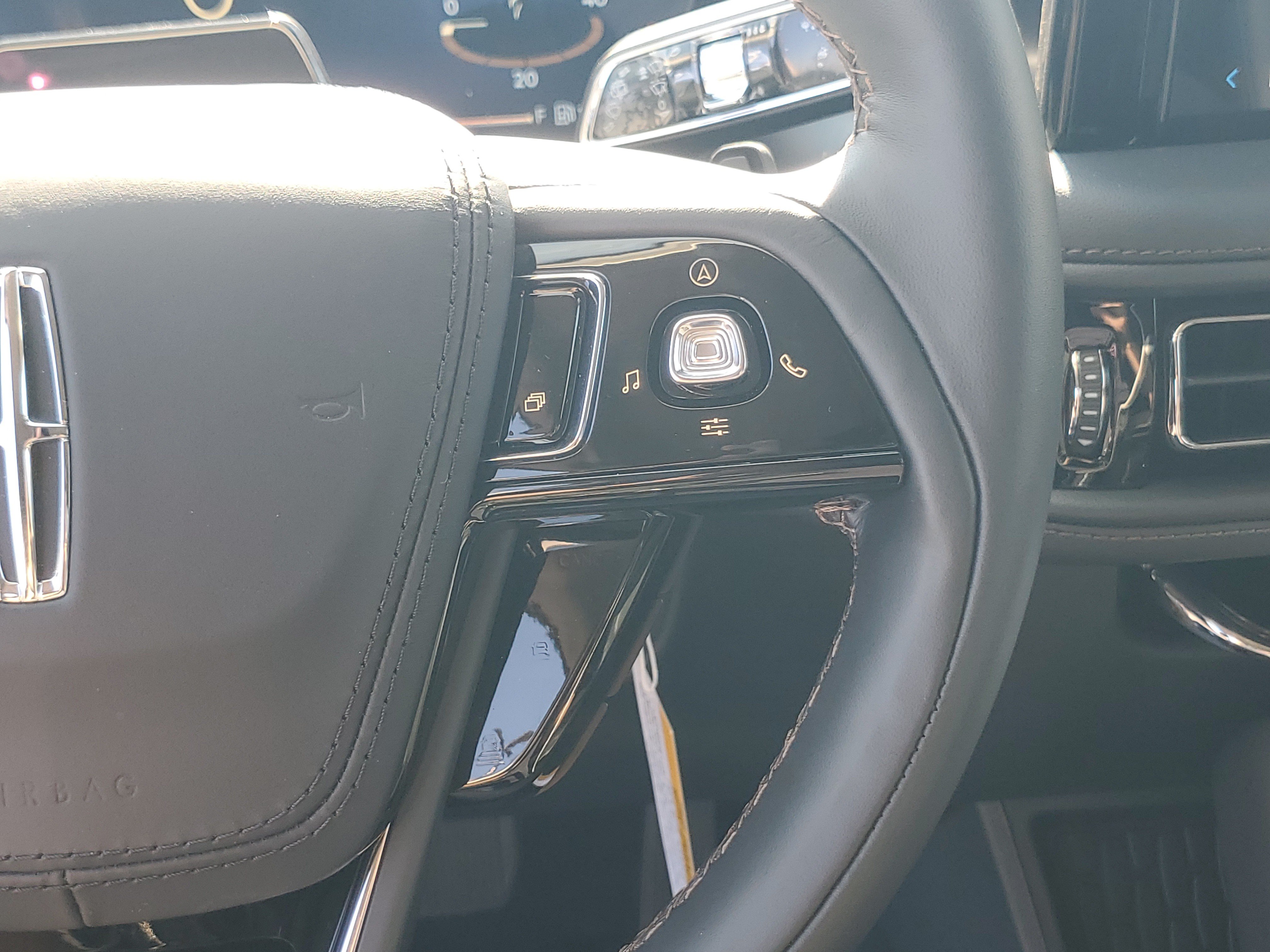 New 2026 Lincoln Aviator AWD image 17