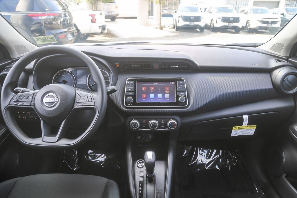 Certified 2025 Nissan Kicks Play S image 11