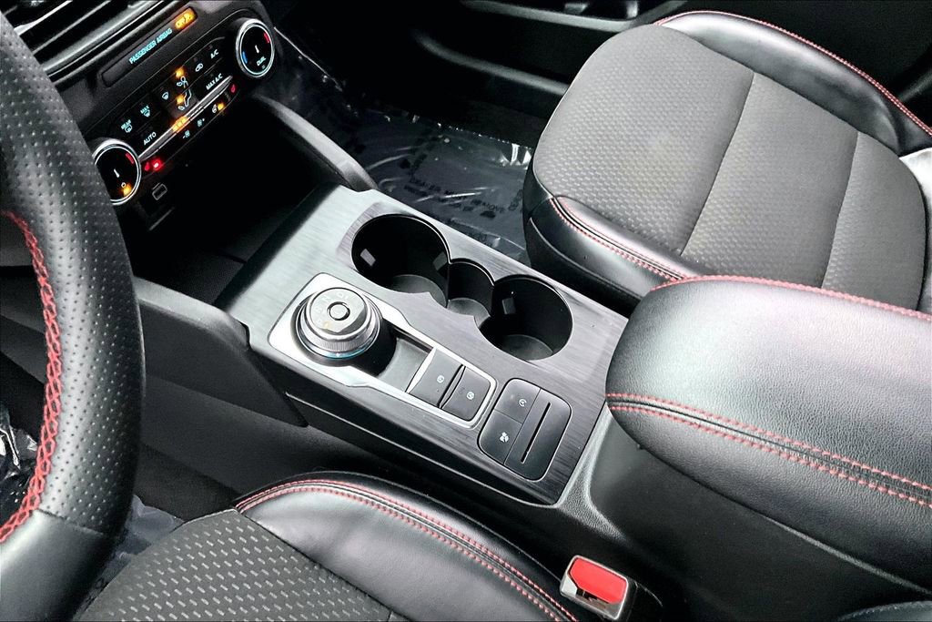 Used 2024 Ford Escape ST-Line image 13