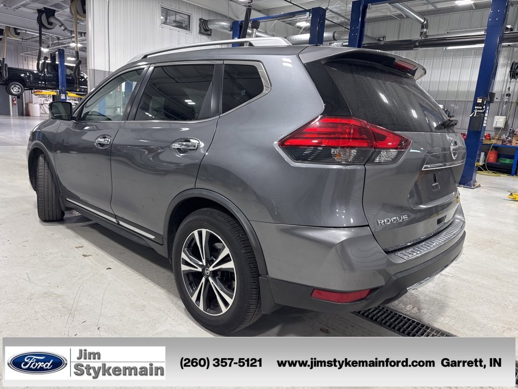 Used 2017 Nissan Rogue SL w/ SL Premium Package image 5
