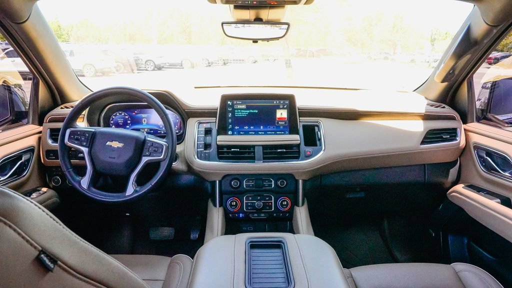 Used 2024 Chevrolet Suburban Premier AWD/4WD image 15