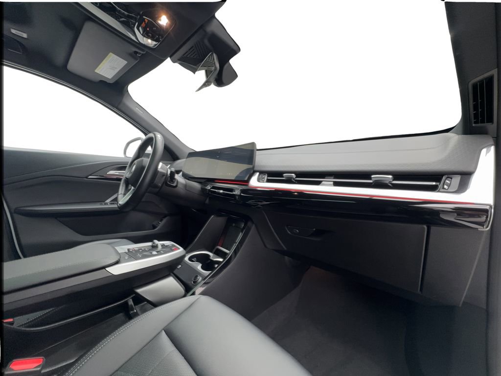 Used 2025 BMW X2 xDrive28i image 34