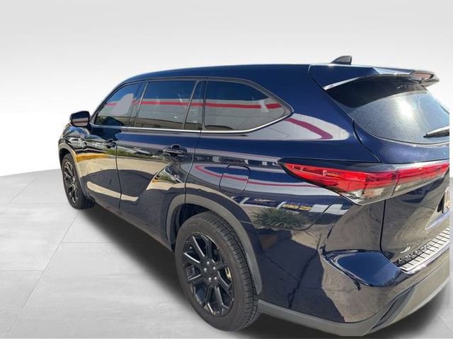 Used 2022 Toyota Highlander L image 11