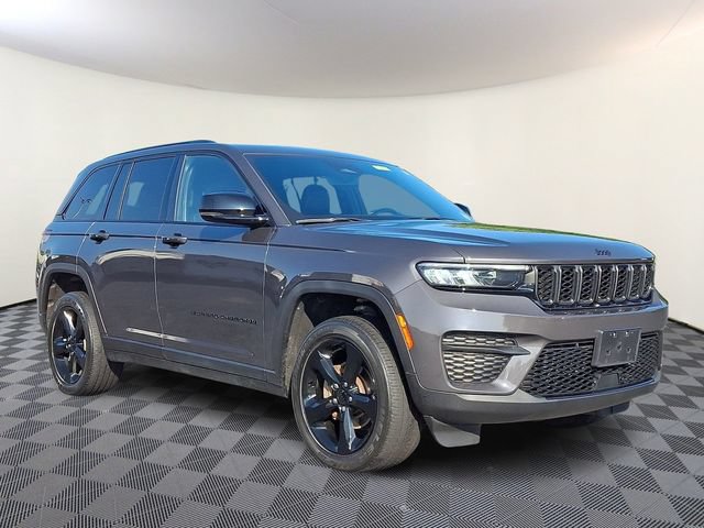 Used 2022 Jeep Grand Cherokee Altitude