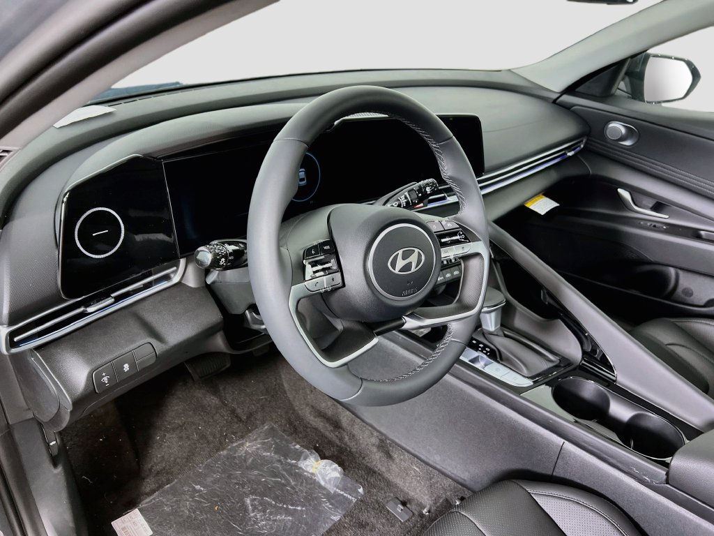 New 2026 Hyundai Elantra Limited FWD image 8