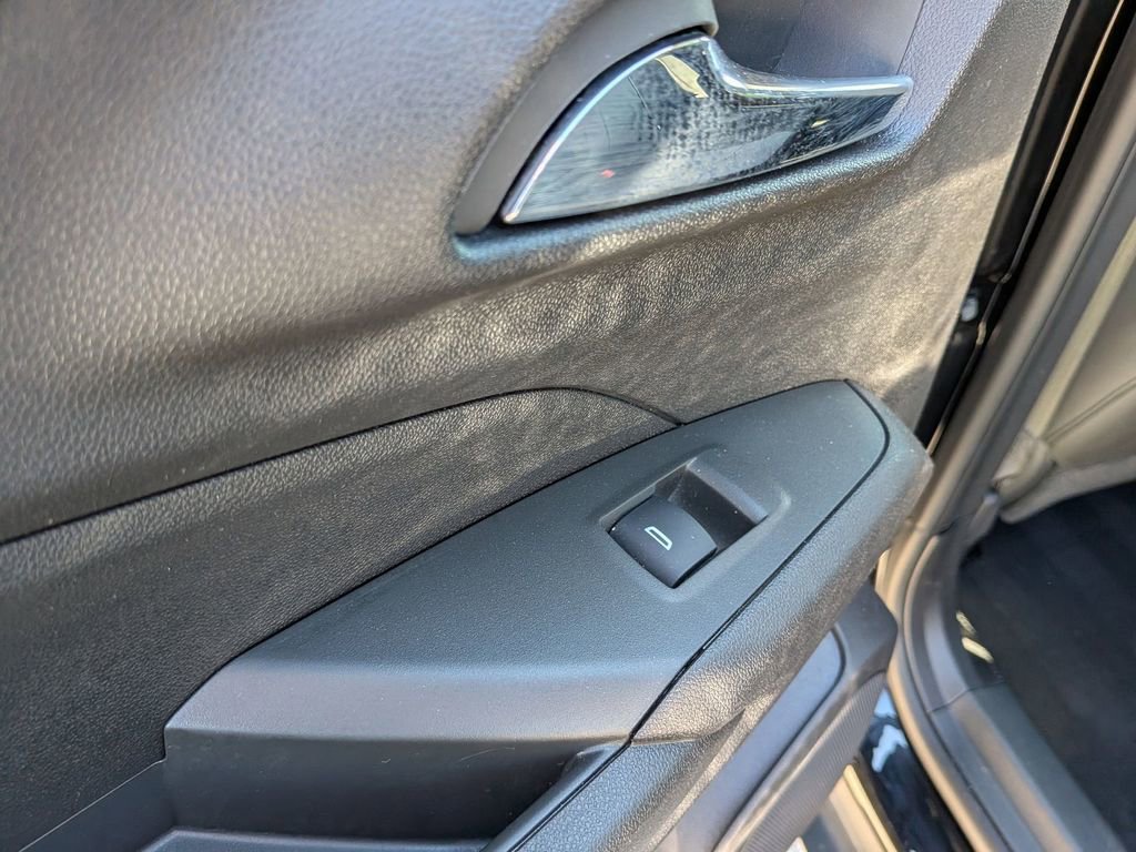 Used 2025 Chevrolet Trax LT w/ LT Convenience Package image 26