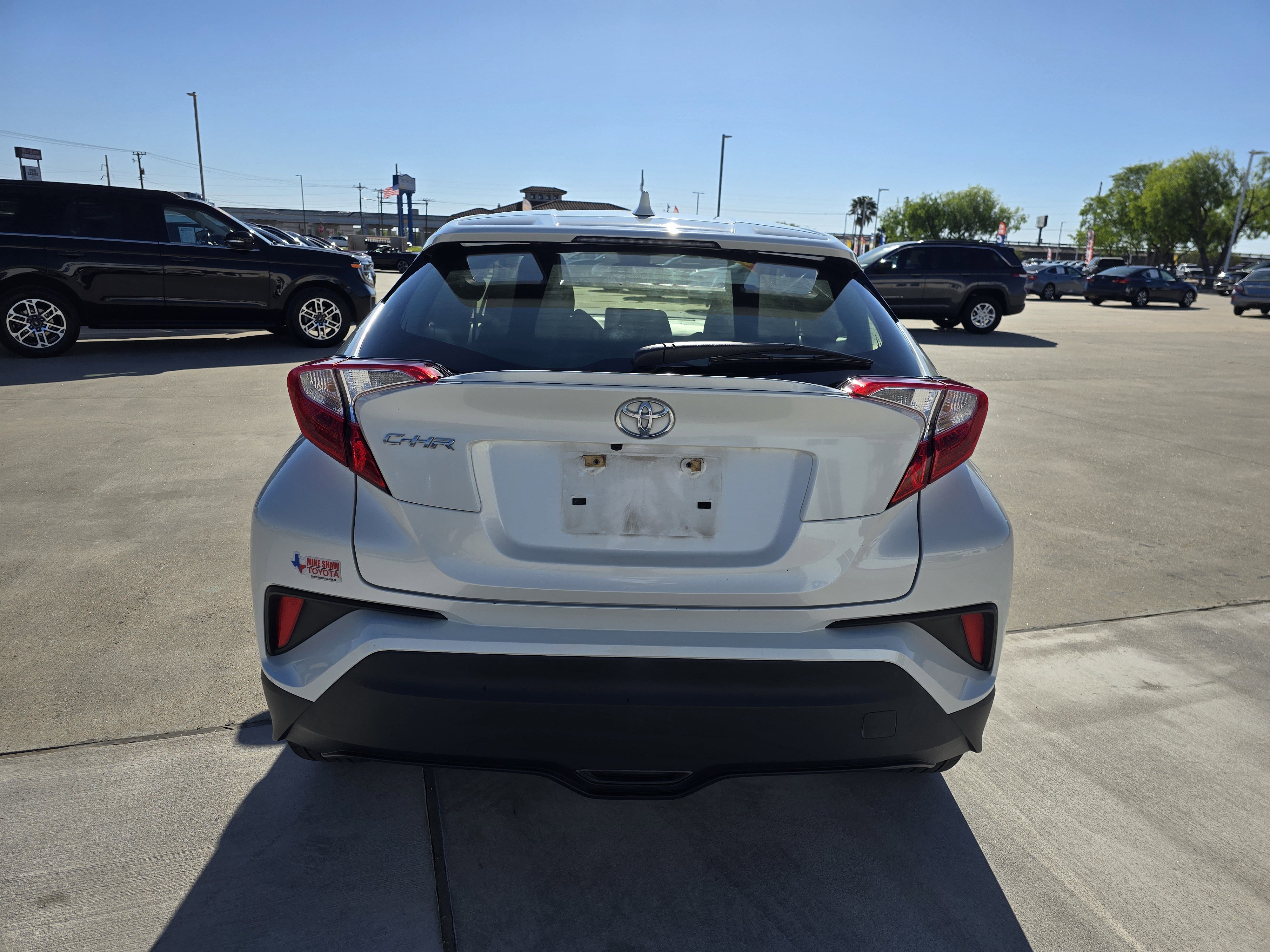 Used 2021 Toyota C-HR LE image 4