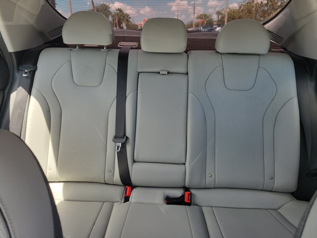 Used 2023 Hyundai Elantra Limited FWD image 17