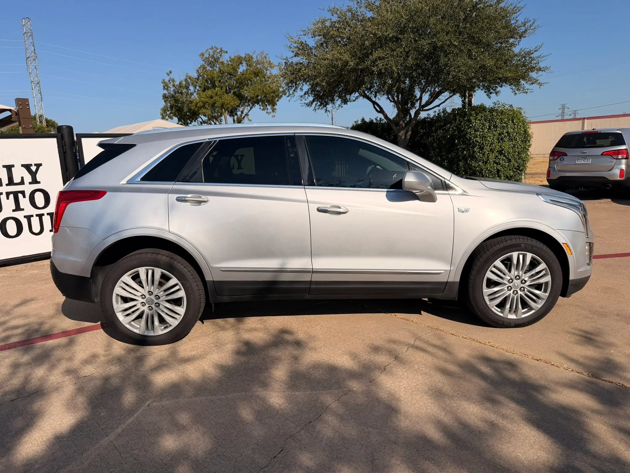 Used 2019 Cadillac XT5 Premium Luxury AWD/4WD image 6
