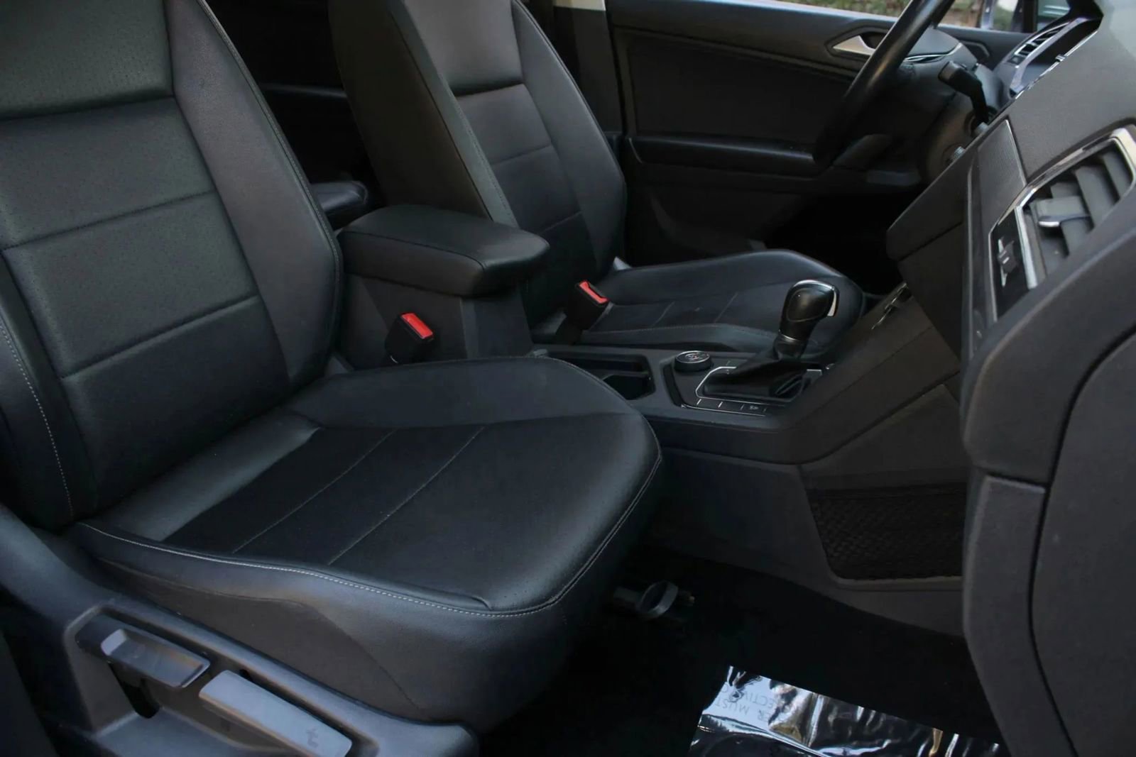 Used 2019 Volkswagen Tiguan SE w/ Panoramic Sunroof Package AWD/4WD image 30