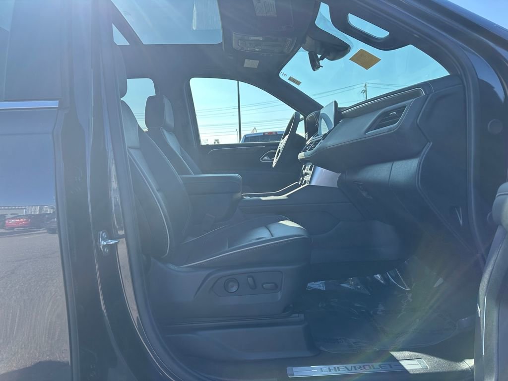 Used 2024 Chevrolet Tahoe Premier w/ Premium Package image 23