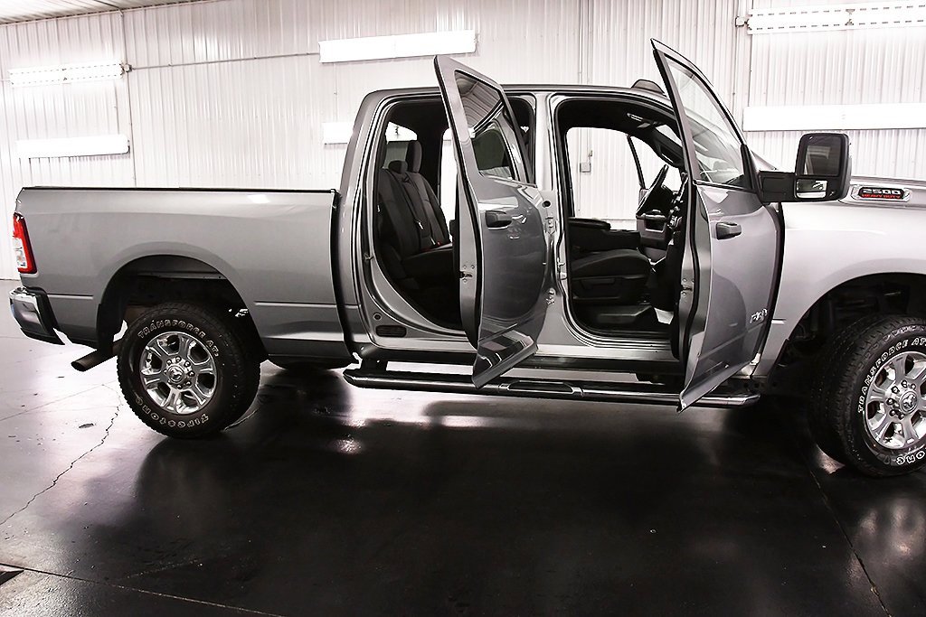 Used 2024 RAM 2500 Big Horn image 31