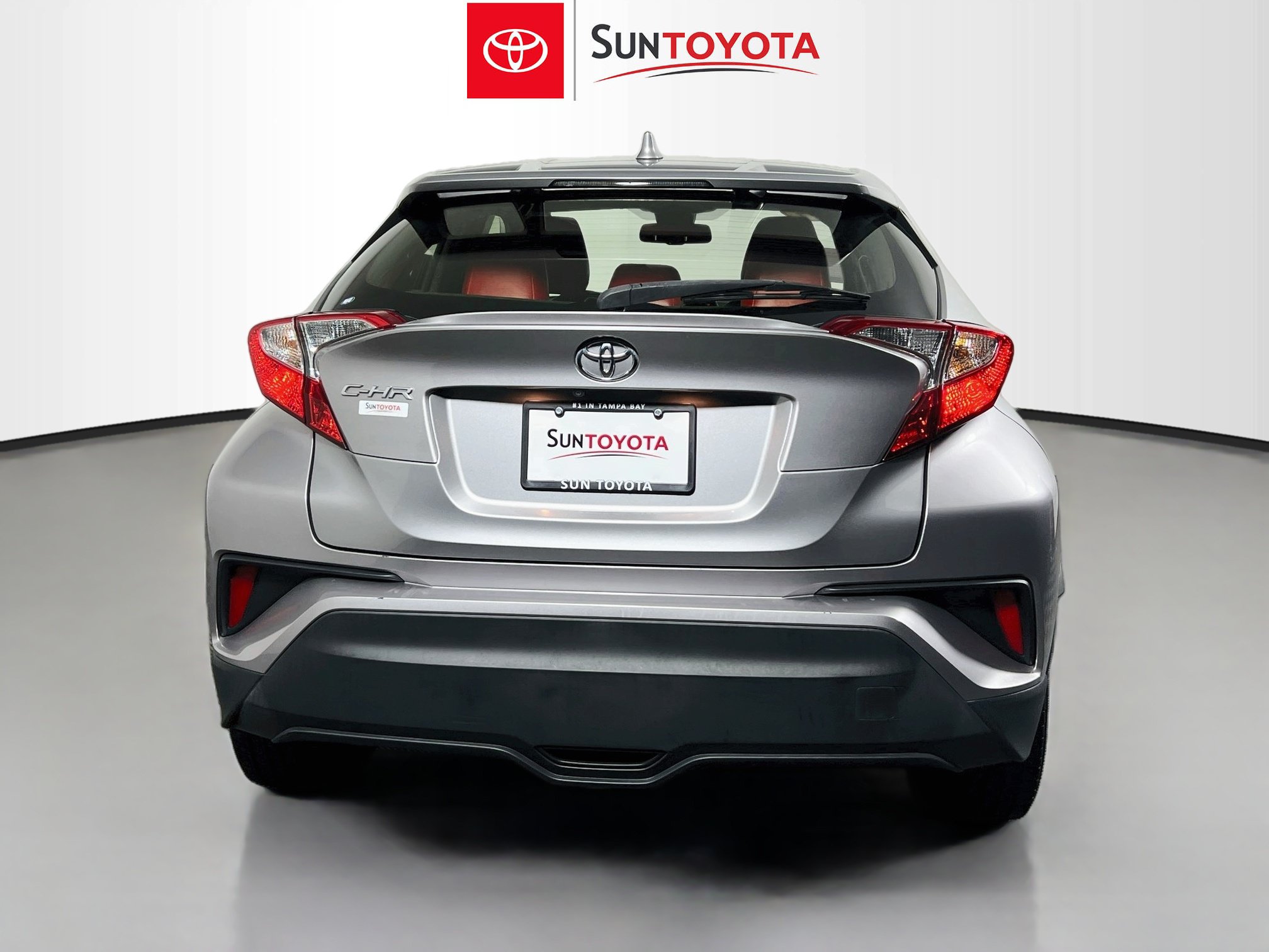 Used 2019 Toyota C-HR XLE FWD image 5