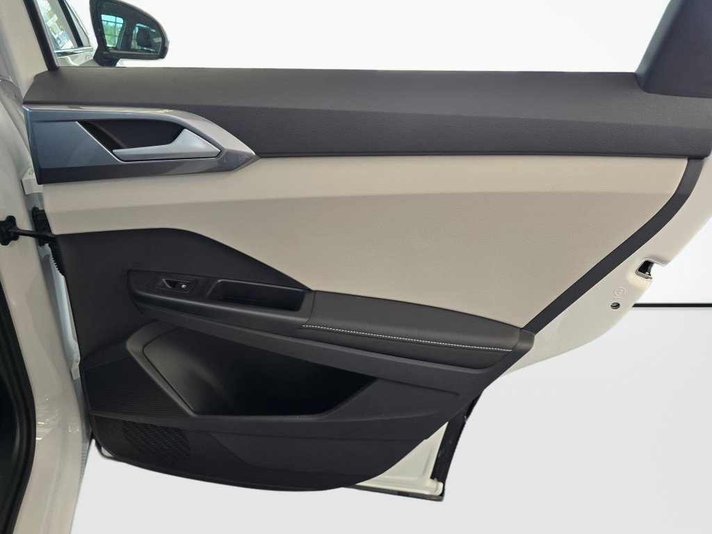 New 2026 Volkswagen Taos SEL AWD/4WD image 39