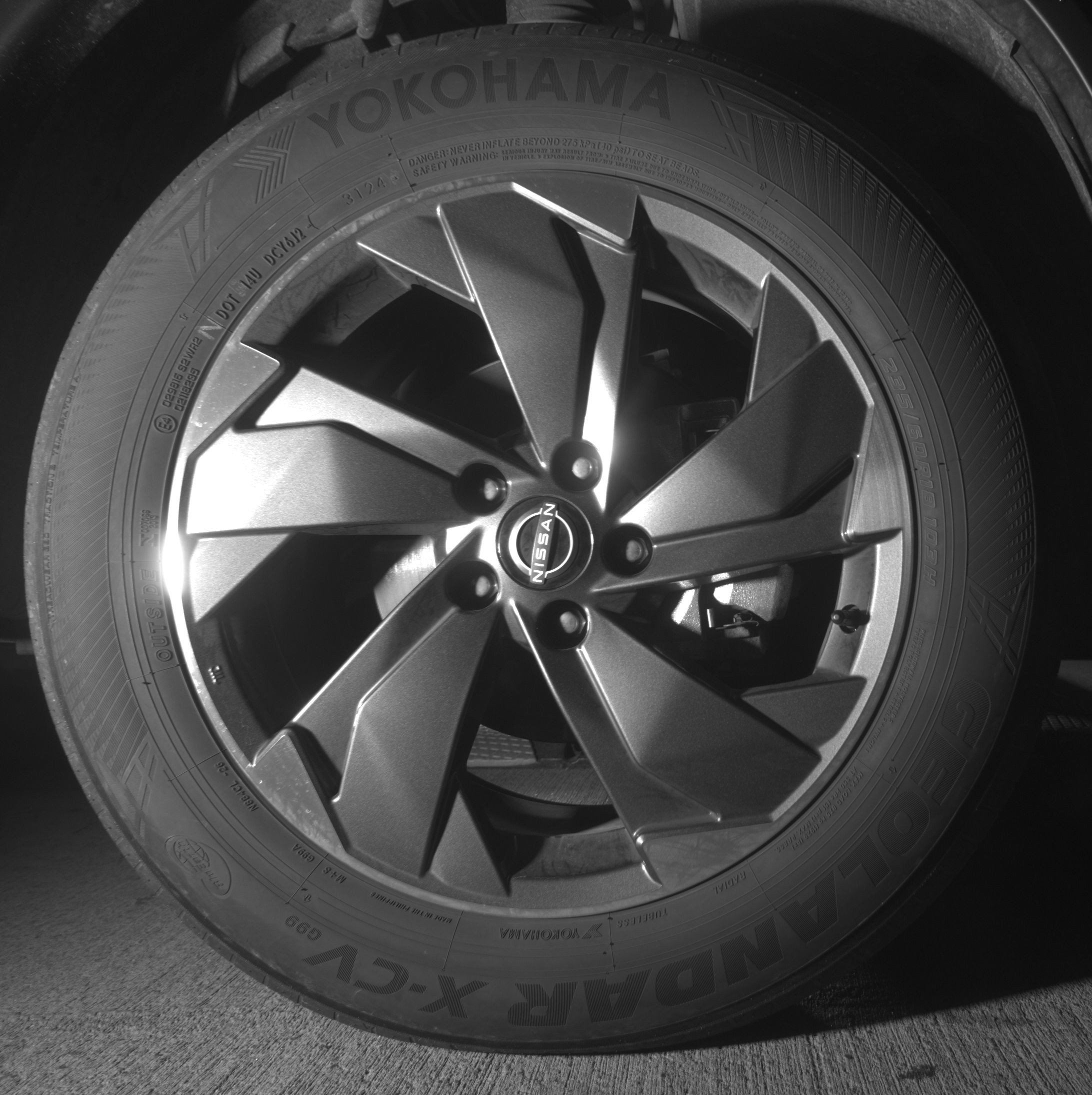 Used 2025 Nissan Rogue SV AWD/4WD image 13