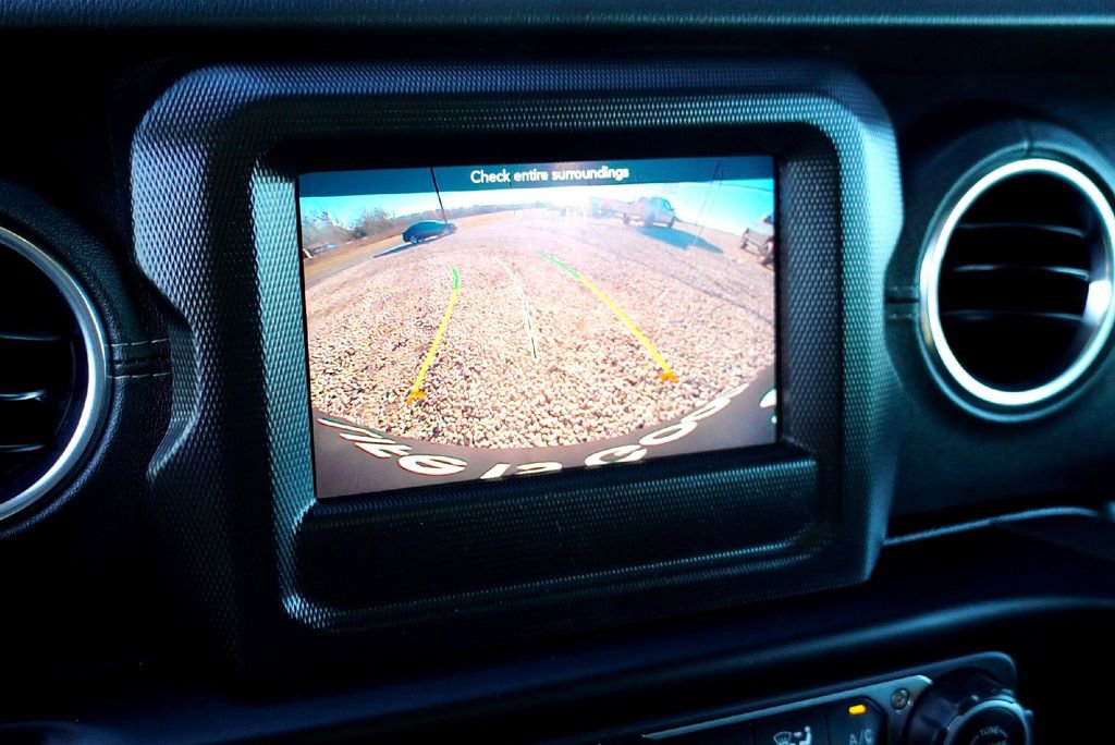 Used 2021 Jeep Wrangler Unlimited Sahara w/ Safety Group image 16