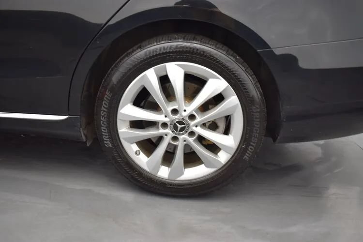 Used 2019 Mercedes-Benz C 300 4MATIC Sedan image 35
