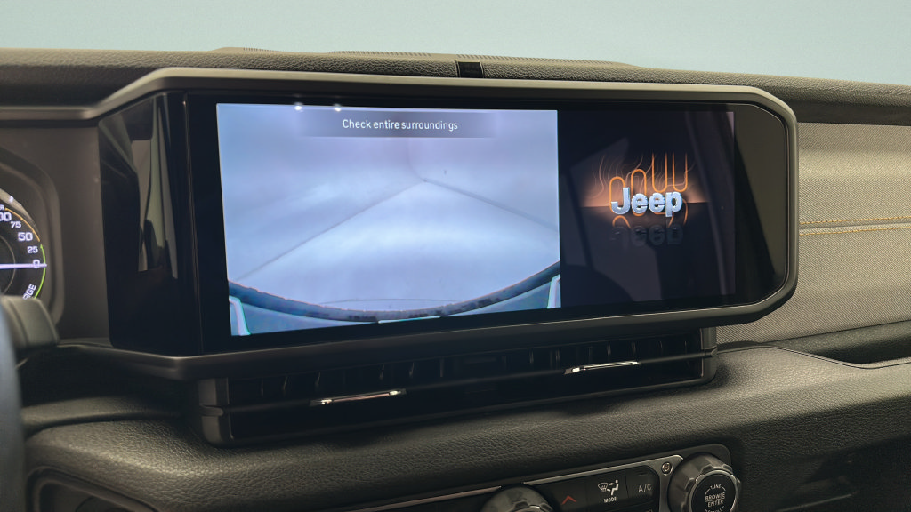 Used 2024 Jeep Wrangler Unlimited w/ Convenience Group AWD/4WD image 19