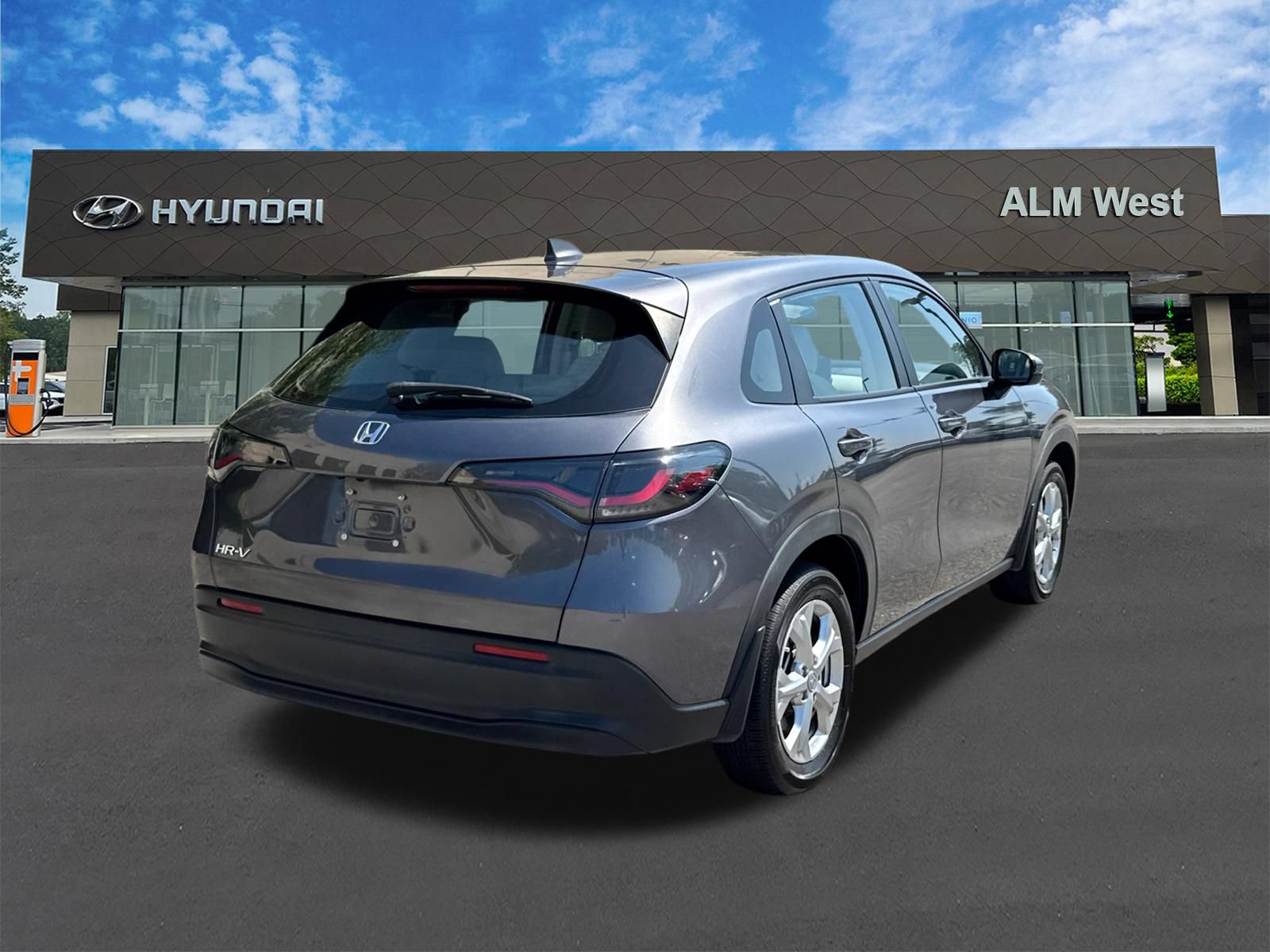 Used 2023 Honda HR-V LX image 5