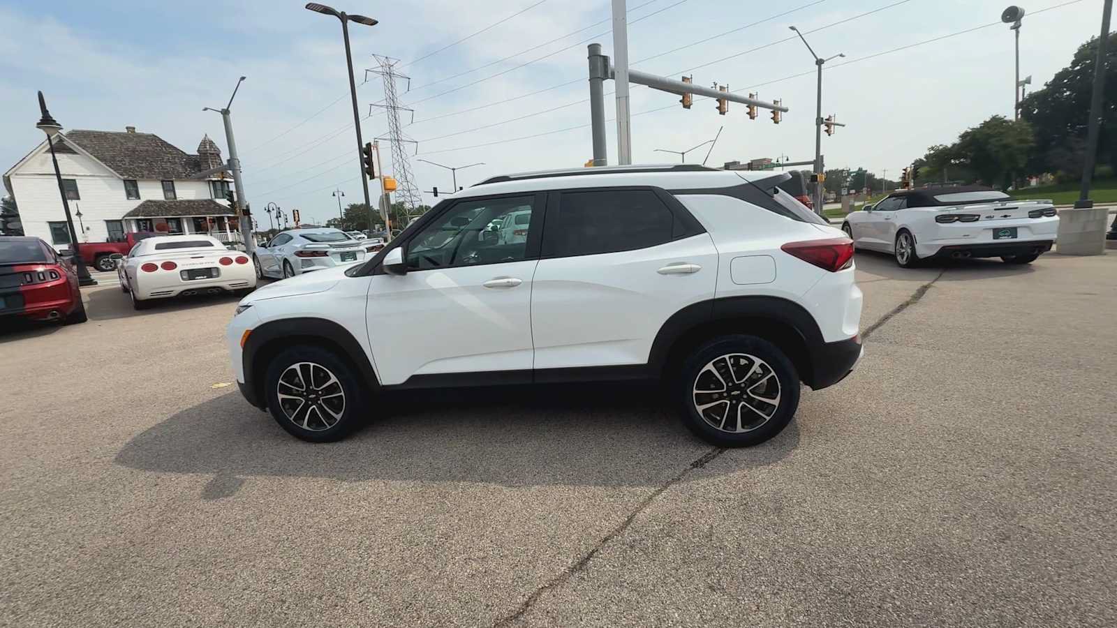 Used 2025 Chevrolet TrailBlazer LT FWD image 5