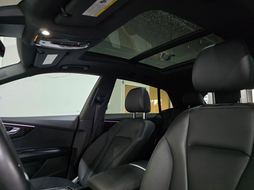 Used 2020 Audi Q8 Premium Plus w/ Premium Plus Package image 24
