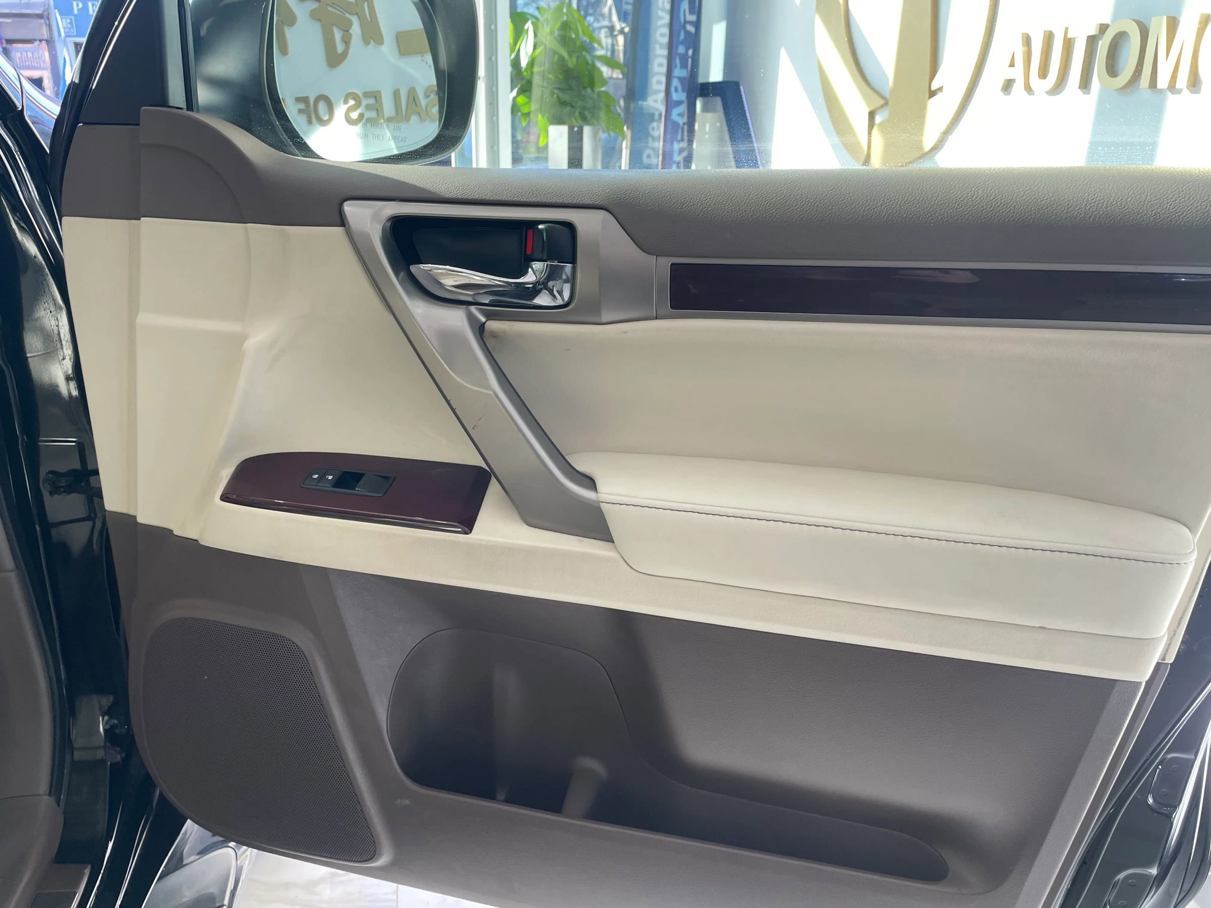 Used 2018 Lexus GX 460 Premium image 25